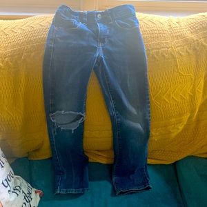 Little kid Old Navy, size 6, torn on one knee
